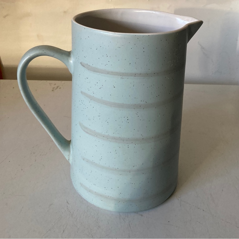 SPECTRUM DESIGNZ  Pitcher BLUE  Bands/64oz